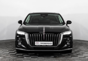 Подержанный автомобиль Hongqi H5 2024 года (3 фото)
