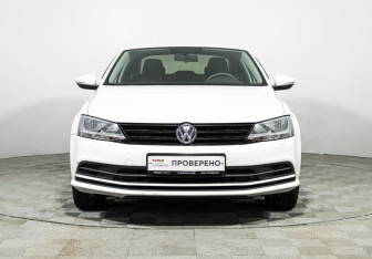 Подержанный автомобиль Volkswagen Jetta Sedan 2015 года (2 фото)