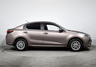 Подержанный автомобиль Kia Rio Sedan 2019 года (4 фото)