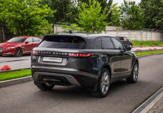 Подержанный автомобиль Land Rover Range Rover Velar 2017 года (6 фото)