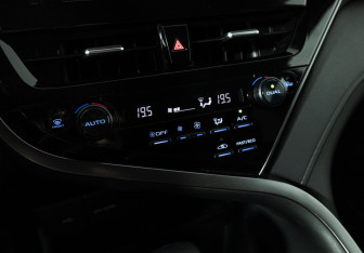 Подержанный автомобиль Toyota Camry Sedan 2021 года (16 фото)