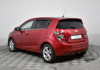 Подержанный автомобиль Chevrolet Aveo Hatchback 2013 года (7 фото)