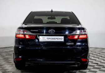 Подержанный автомобиль Toyota Camry Sedan 2017 года (6 фото)