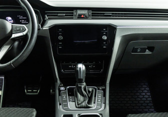 Подержанный автомобиль Volkswagen Passat Sedan 2021 года (14 фото)