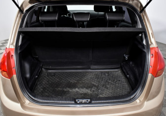 Подержанный автомобиль Kia Venga 2011 года (18 фото)