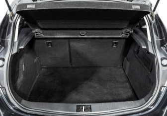 Подержанный автомобиль Opel Astra Hatchback 2012 года (15 фото)