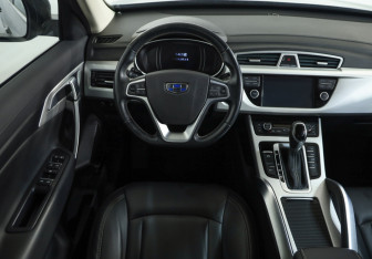 Подержанный автомобиль Geely Atlas 2019 года (10 фото)