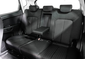 Подержанный автомобиль Kia Venga 2016 года (17 фото)