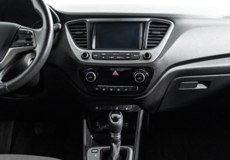 Подержанный автомобиль Hyundai Solaris Sedan 2018 года (14 фото)