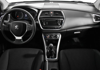 Подержанный автомобиль Suzuki SX4 Hatchback 2019 года (13 фото)
