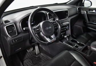 Подержанный автомобиль Kia Sportage 2018 года (9 фото)