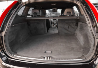 Подержанный автомобиль Volvo XC60 2013 года (29 фото)