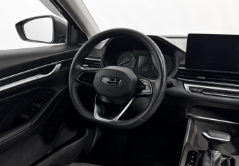 Подержанный автомобиль Geely Emgrand 2023 года (15 фото)