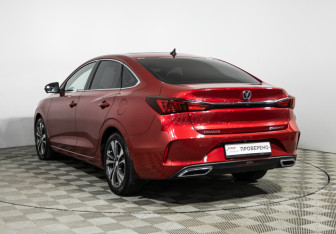 Подержанный автомобиль Changan Eado Plus 2023 года (7 фото)