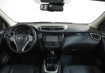 Подержанный автомобиль Nissan Qashqai 2014 года (9 фото)