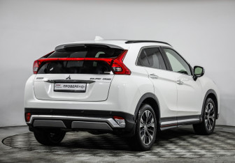 Подержанный автомобиль Mitsubishi Eclipse Cross 2018 года (5 фото)