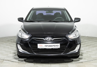 Подержанный автомобиль Hyundai Solaris Sedan 2012 года (2 фото)