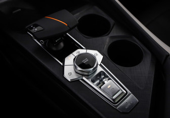 Подержанный автомобиль Changan UNI-V 2024 года (20 фото)