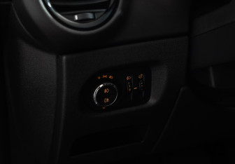 Подержанный автомобиль Opel Corsa 2013 года (16 фото)