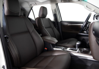 Подержанный автомобиль Toyota Fortuner 2019 года (11 фото)