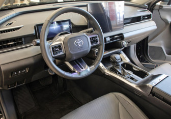 Новый Toyota RAV4 2025 (9 фото)