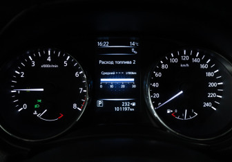 Подержанный автомобиль Nissan Qashqai 2016 года (12 фото)