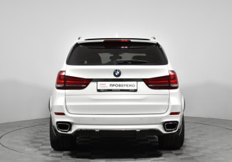 Подержанный автомобиль BMW X5 2018 года (6 фото)