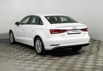 Подержанный автомобиль Audi A3 Sedan 2018 года (7 фото)