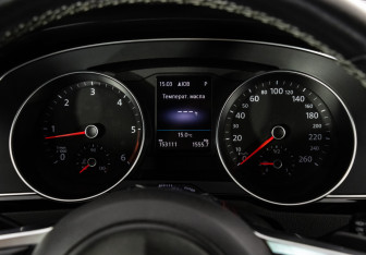 Подержанный автомобиль Volkswagen Passat Wagon 2018 года (13 фото)