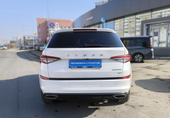 Подержанный автомобиль Skoda Kodiaq 2022 года (5 фото)