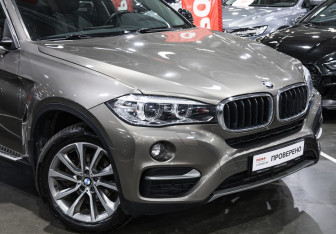 Подержанный автомобиль BMW X6 2019 года (8 фото)