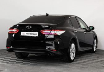 Подержанный автомобиль Toyota Camry Sedan 2019 года (6 фото)