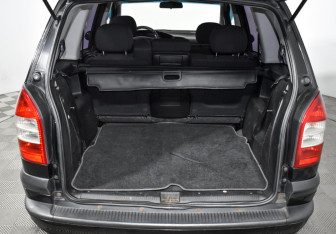 Подержанный автомобиль Opel Zafira Compactvan 2004 года (16 фото)