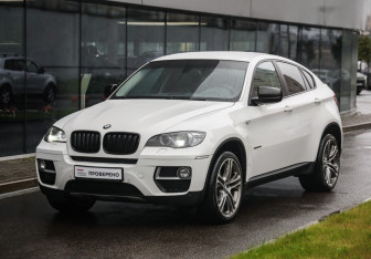 Подержанный автомобиль BMW X6 2013 года (3 фото)