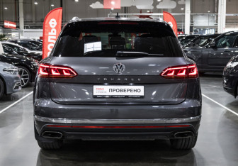 Подержанный автомобиль Volkswagen Touareg 2019 года (11 фото)