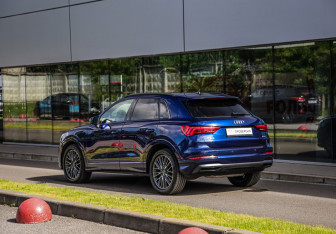 Подержанный автомобиль Audi Q3 2021 года (8 фото)