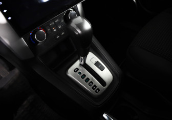 Подержанный автомобиль Chevrolet Captiva 2007 года (11 фото)