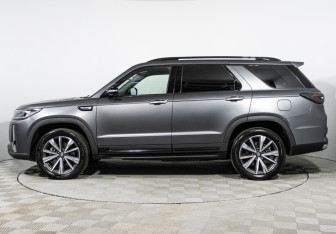 Подержанный автомобиль Changan CS95 2024 года (8 фото)