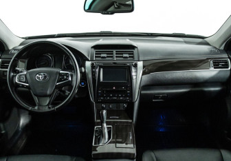 Подержанный автомобиль Toyota Camry Sedan 2016 года (13 фото)