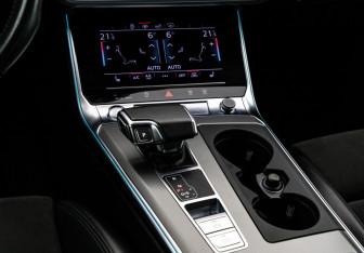 Подержанный автомобиль Audi A6 Sedan 2018 года (17 фото)