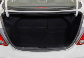 Подержанный автомобиль Hyundai Solaris Sedan 2015 года (23 фото)