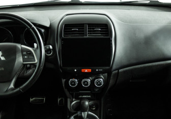 Подержанный автомобиль Mitsubishi ASX 2014 года (14 фото)