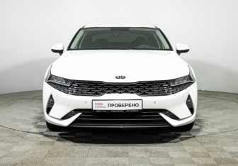 Подержанный автомобиль Kia K5 2021 года (2 фото)