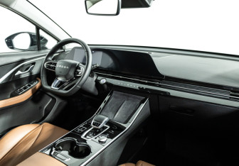 Подержанный автомобиль Omoda C5 2023 года (9 фото)