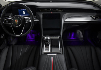 Подержанный автомобиль Hongqi H5 2023 года (15 фото)