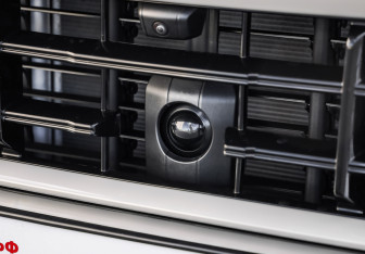 Подержанный автомобиль Porsche Cayenne 2025 года (12 фото)