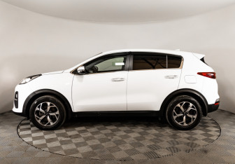 Подержанный автомобиль Kia Sportage 2020 года (8 фото)