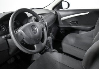 Подержанный автомобиль Nissan Almera Sedan 2016 года (9 фото)