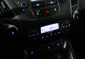 Подержанный автомобиль Hyundai ix35 2014 года (16 фото)