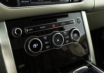 Подержанный автомобиль Land Rover Range Rover 2014 года (20 фото)